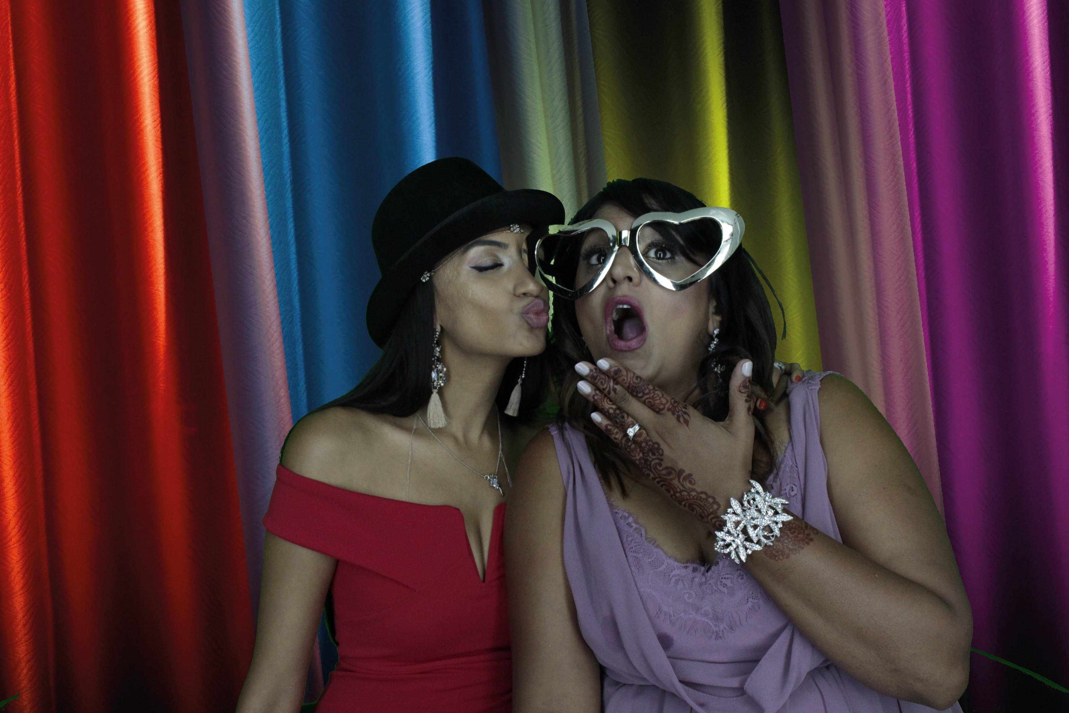 Bhavin & Yasmin’s Wedding | View more photos from the event at gallery.myphotoboothexperience.co.uk/u/MyPhotoBoothExperienceLtd/Bhavin-Yasmin’s-Wedding
